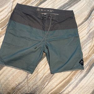Size size 36 RVCA boardshort
